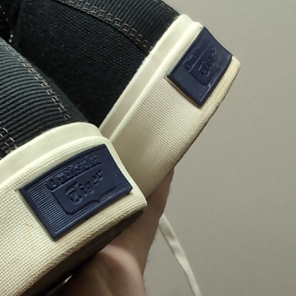 Onitsuka Tiger "Kobe" Chuck Taylor Style Sneakers - Picture 3 of 8